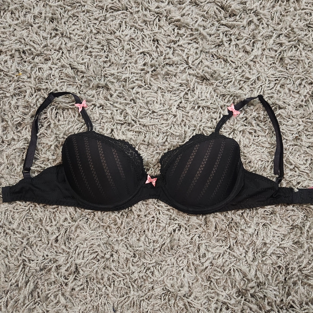 Betsy Johnson 30D Lace Bow Bra